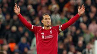 Slot sees no reason why Van Dijk cannot stay beyond his Liverpool deal