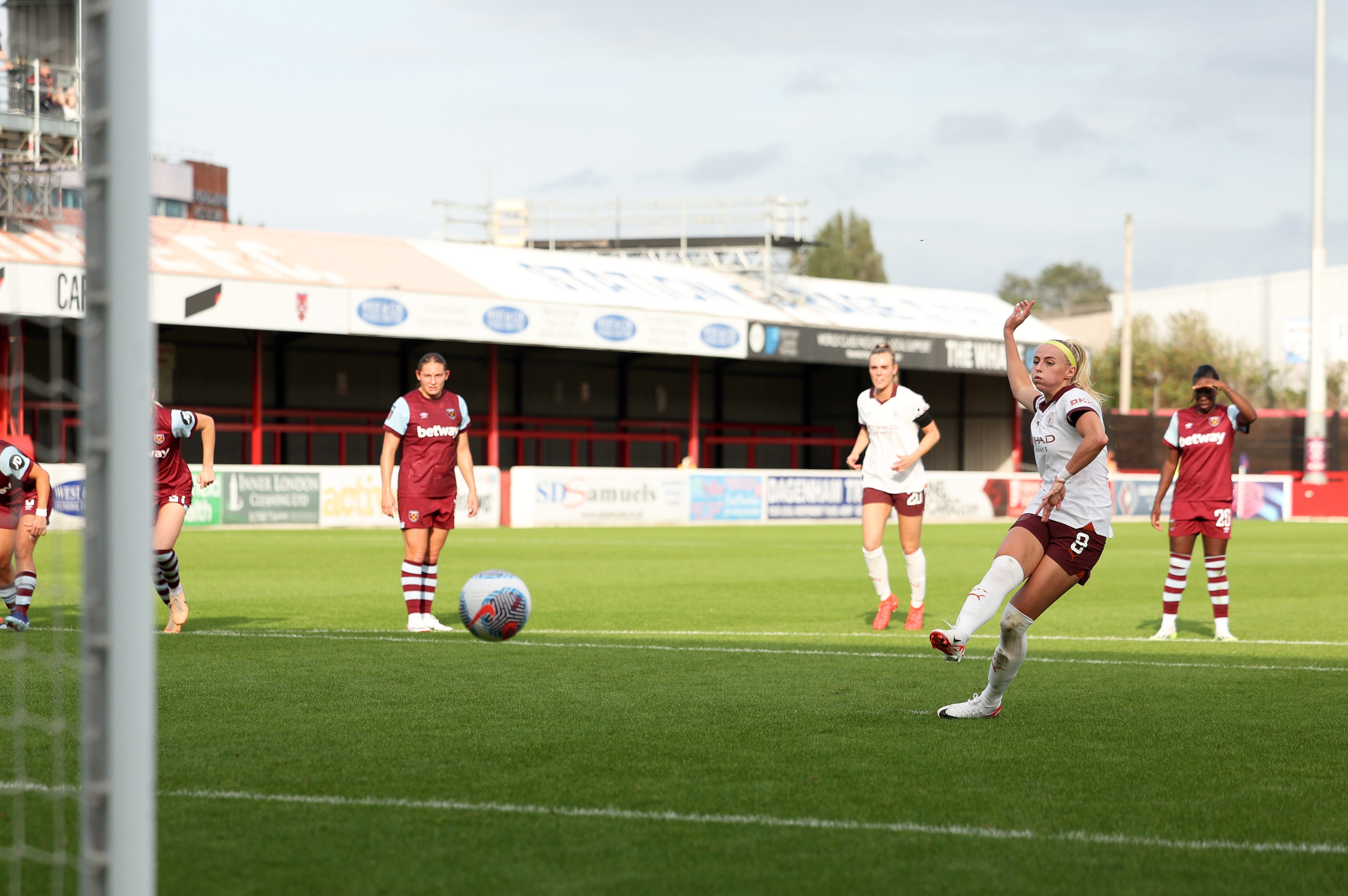 West Ham United v Manchester City – Barclays Women’s Super League – Chigwell Construction Stadium