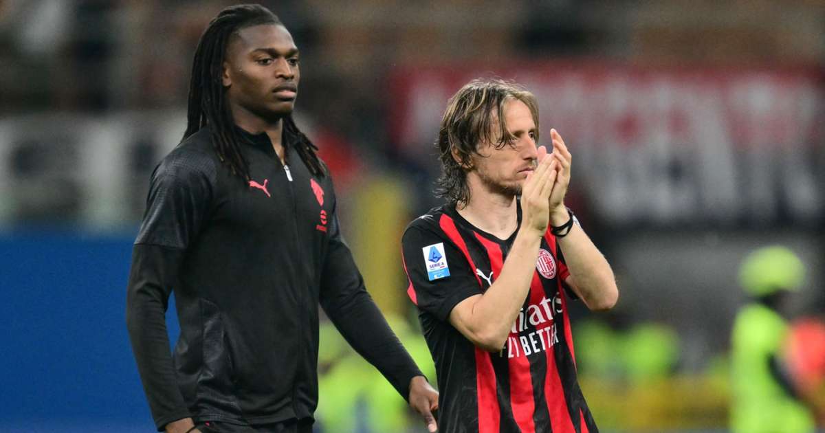 Modric urges Milan to keep 'one of the world's best' Leao amid exit talk