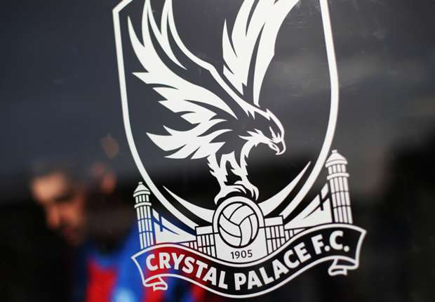 crystalpalacecrest-cropped_6e5kwn7dbivv16pxjiqjee6e4.jpg