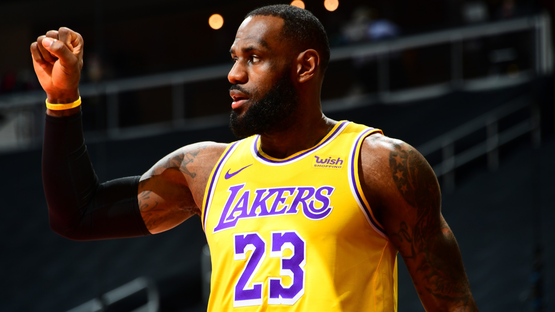 LeBron's Lakers take down Hawks, Rockets tie NBA record in 48-point first quarter