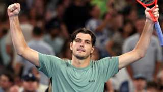 Australian Open: Fritz overcomes Royer challenge in Melbourne