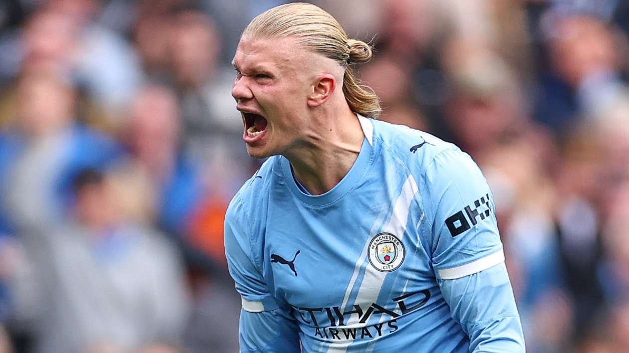 Manchester City 2-0 Everton: Haaland double sends Guardiola's team top