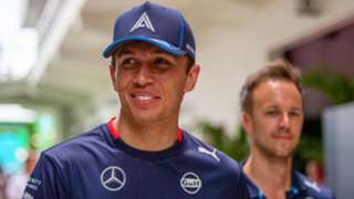 Albon signs new long-term contract with Williams