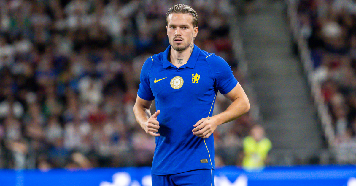 Farke demands financial prudence as Leeds explore Mudryk loan and further signings
