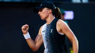 Swiatek sets up intriguing Osaka clash by dispatching Cocciaretto in Rome