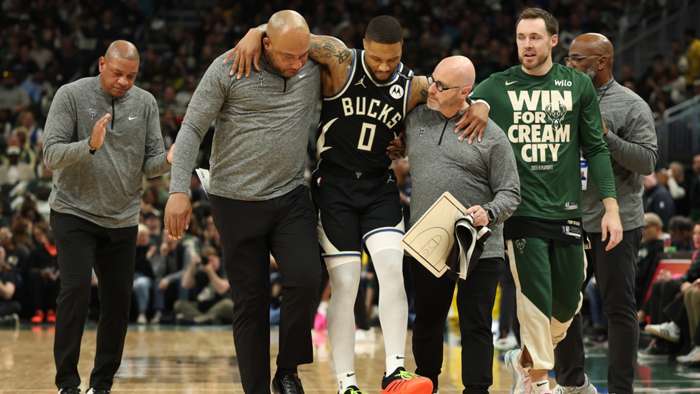 Bucks coach Rivers: 'Not very promising' on Lillard injury