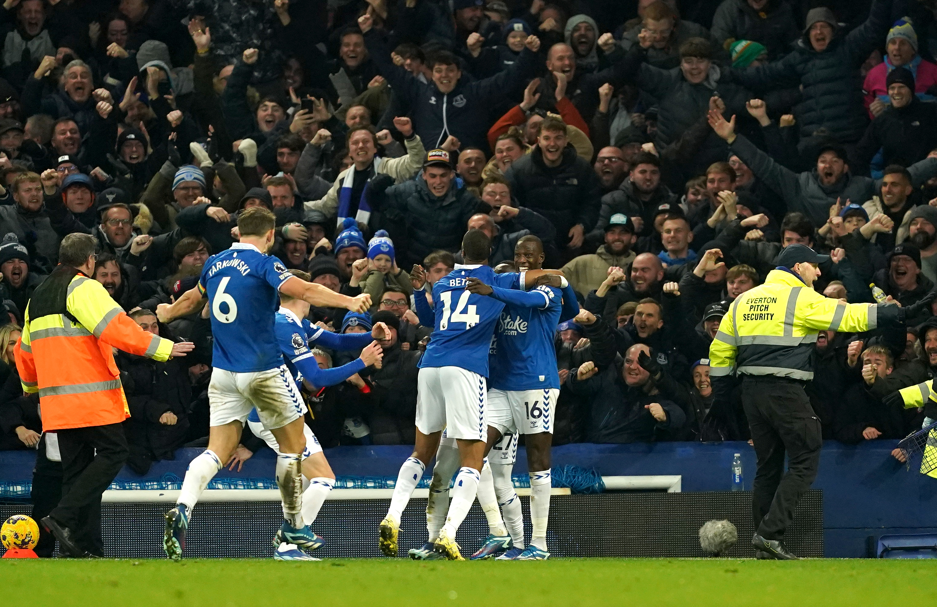 Everton’s Abdoulaye Doucoure, right, celebrates scoring against Newcastle