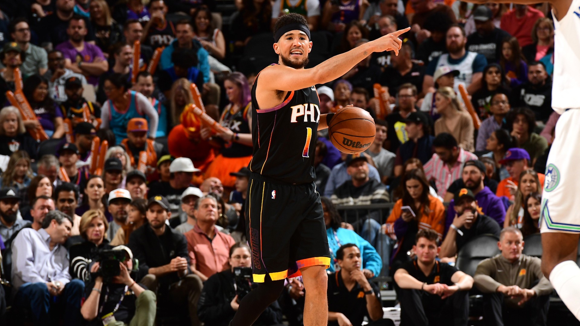 NBA: Suns get boost from Booker's return to end Wolves' streak