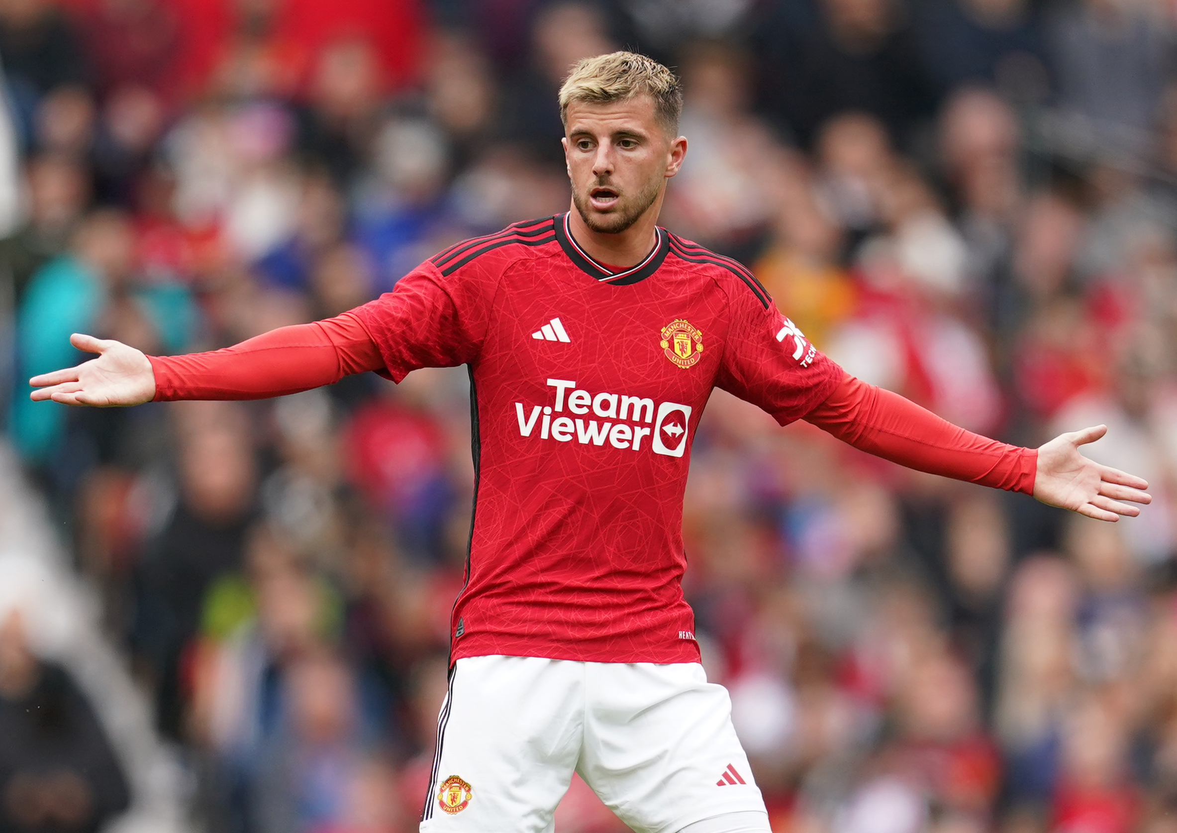 Mason Mount in action for Manchester United