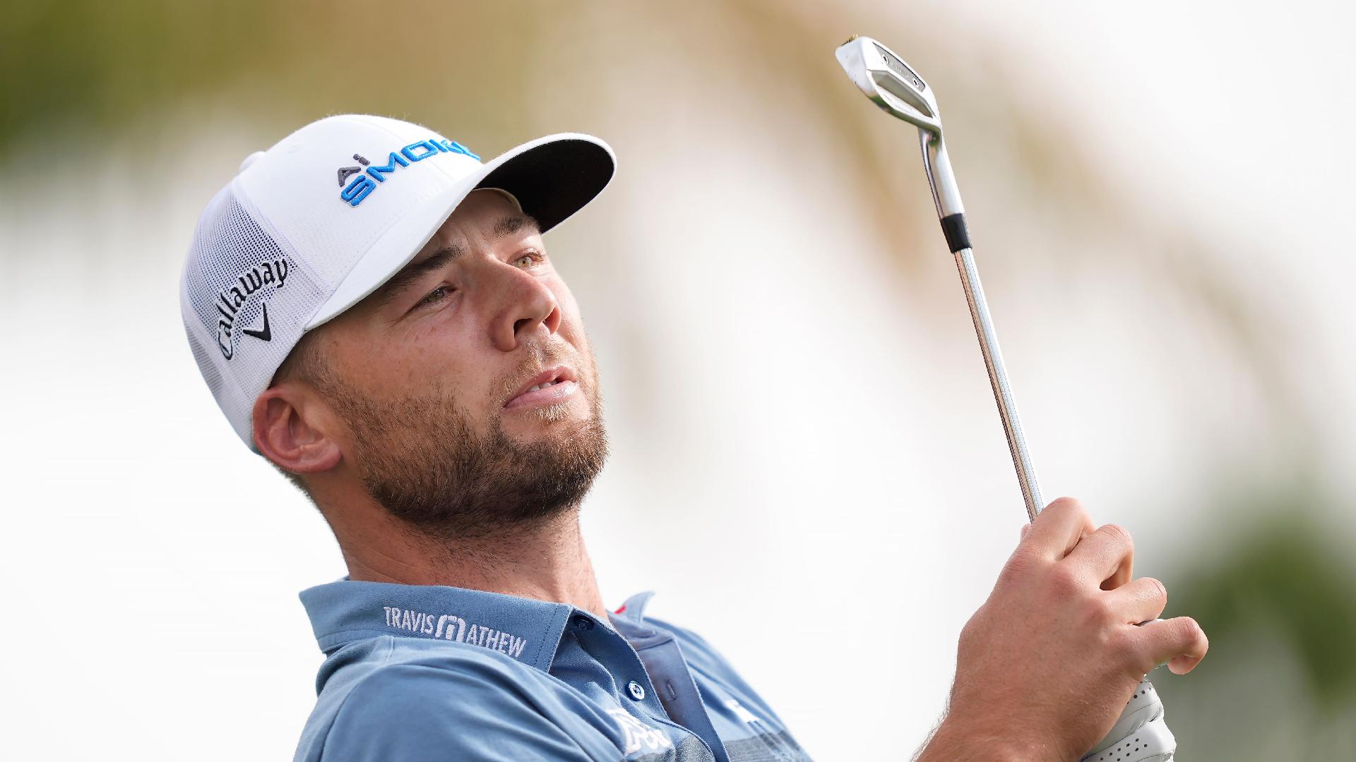 Sam Burns hits 61 to take one-shot halfway lead