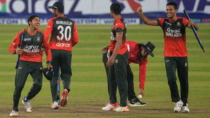 Bangladesh celebrate their victory over Australia in the fifth T20I