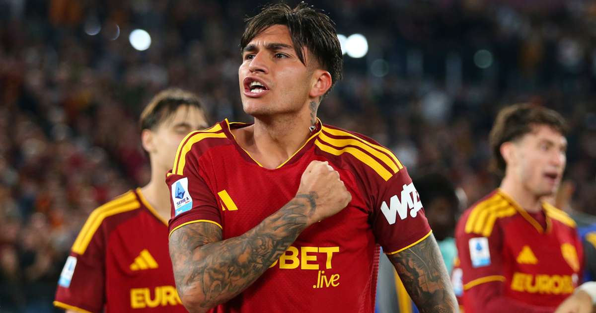 Castro nets wonder lob as Roma beat Genoa 2-0 to stay two points off Inter