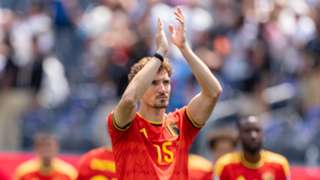 Former PSG and Dortmund full-back Meunier joins Sunderland