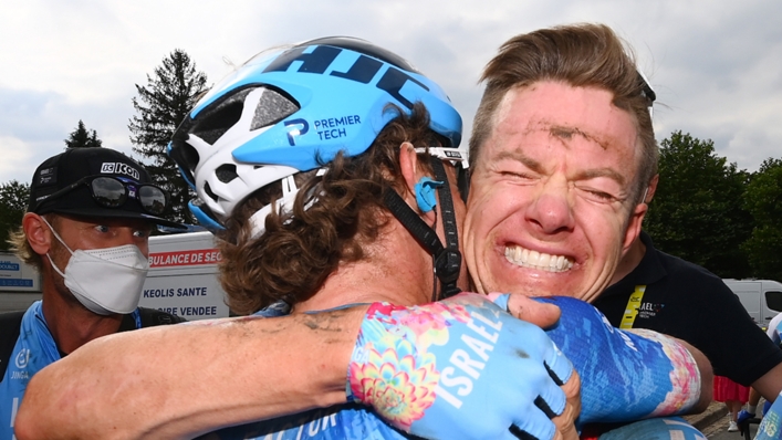 Simon Clarke (r) celebrates his maiden Tour de France win