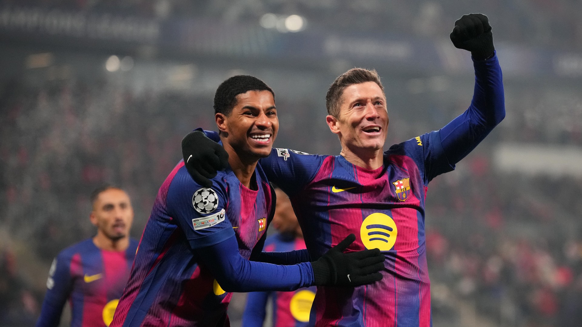 Rashford ‘has everything’ but needs confidence shown in him, says Lewandowski