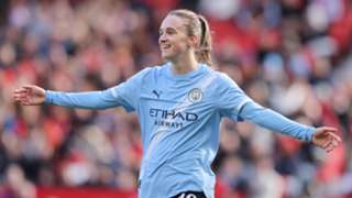 Manchester United 0-3 Manchester City: Miedema at the double as derby victory sees visitors close in on WSL title