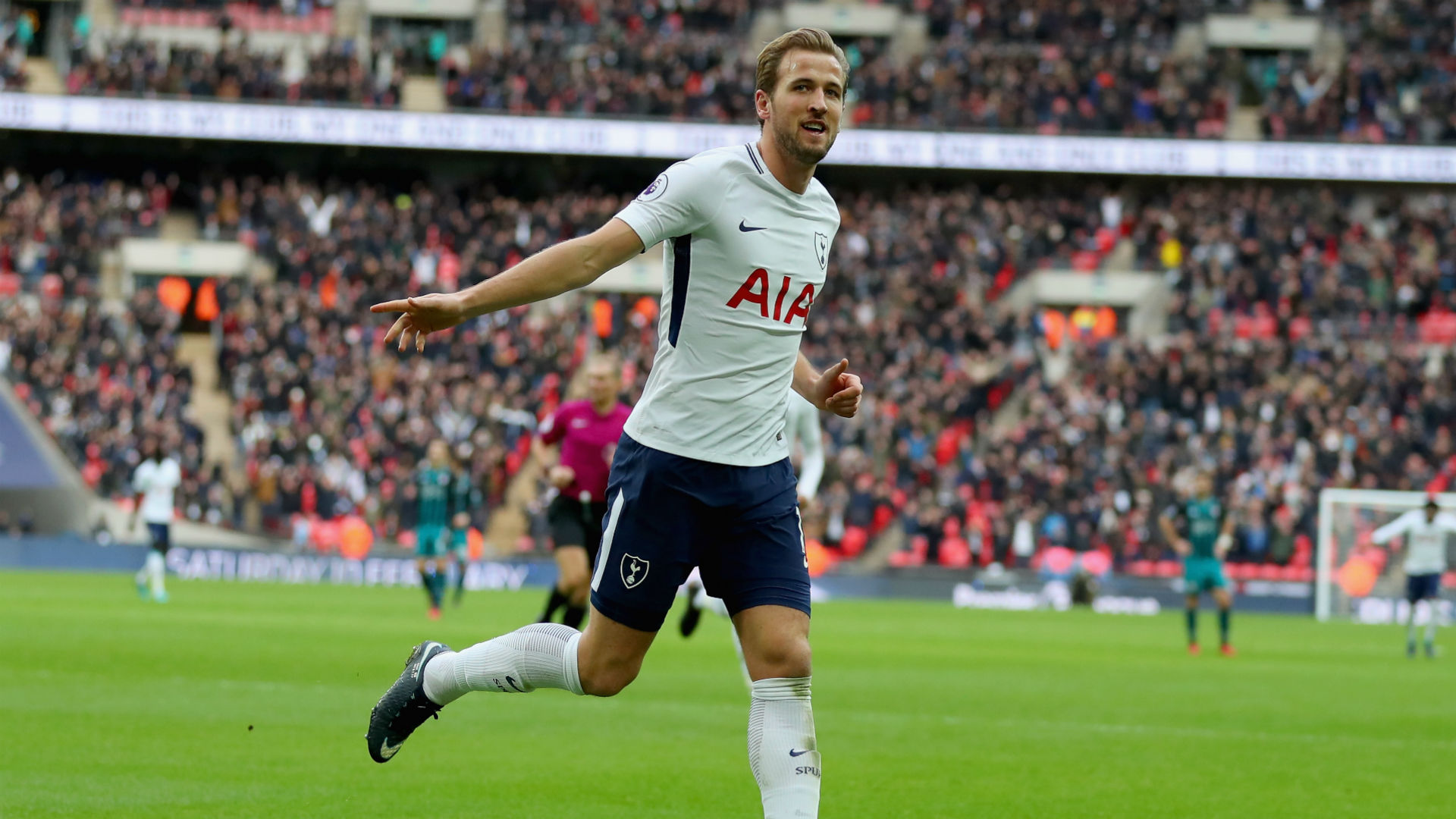Kane hits hat trick as Spurs thrash Saints Kane hits hat trick as Spurs thrash Saints