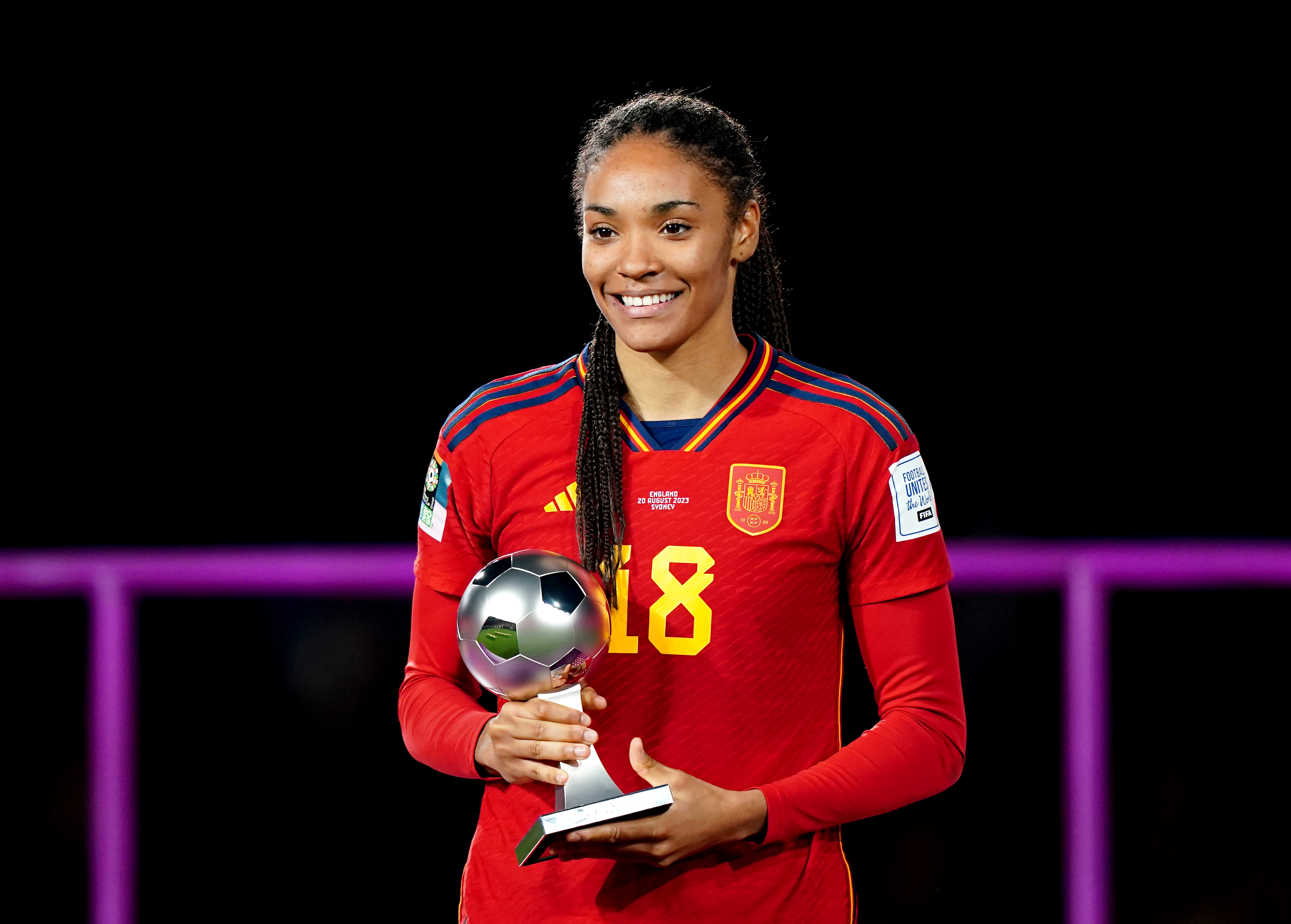 Salma Paralluelo was presented the FIFA Best Young Player award