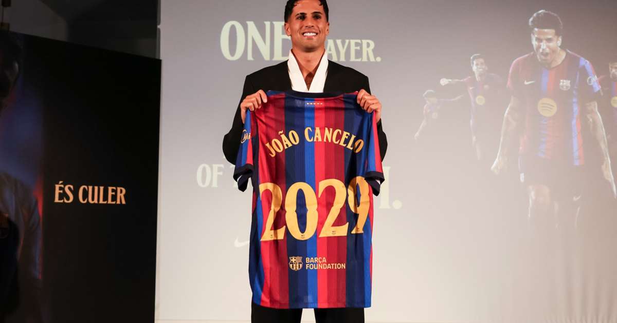 Cancelo Returns to Barcelona on Permanent Deal After Al-Hilal Exit