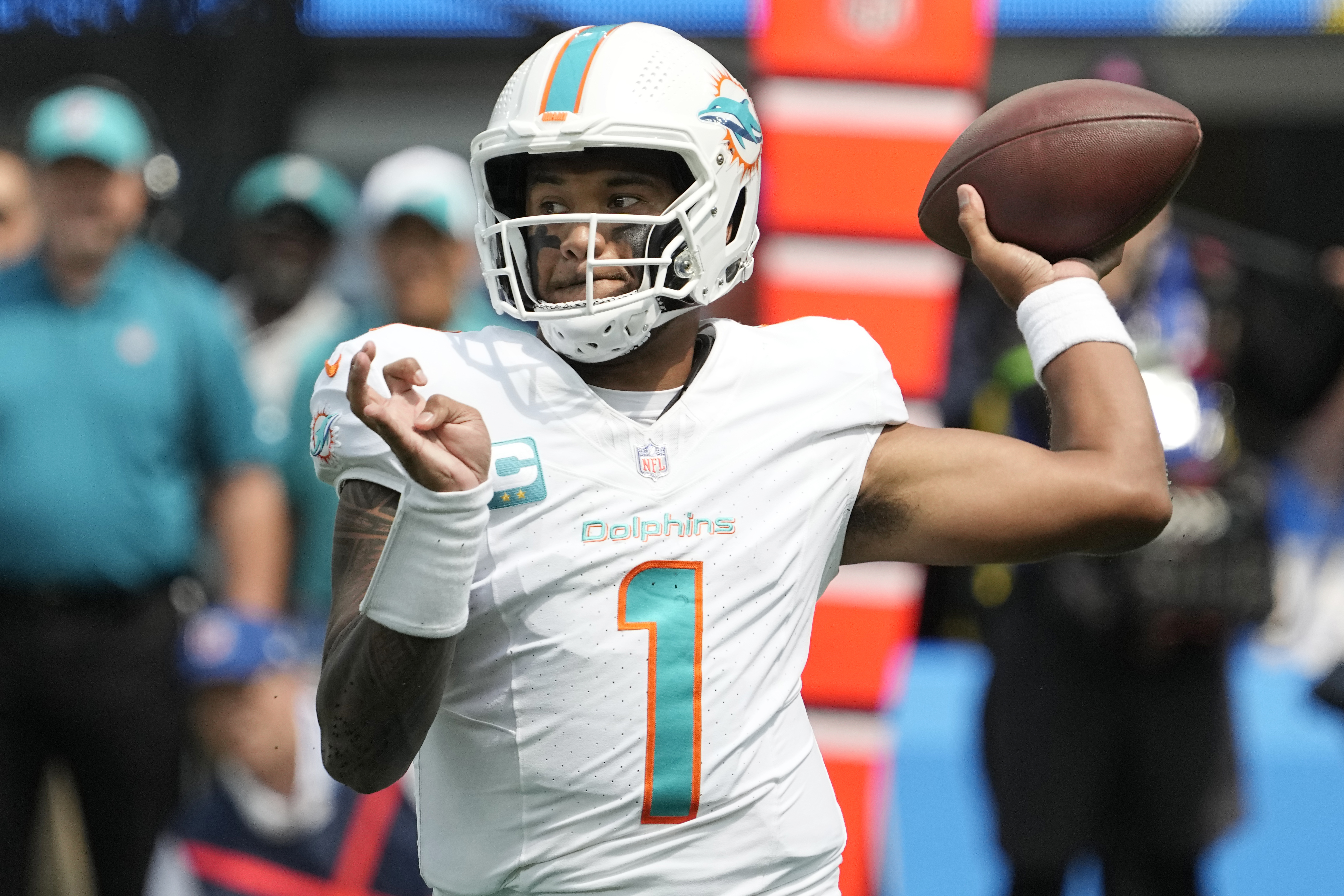 Dolphins Chargers Football