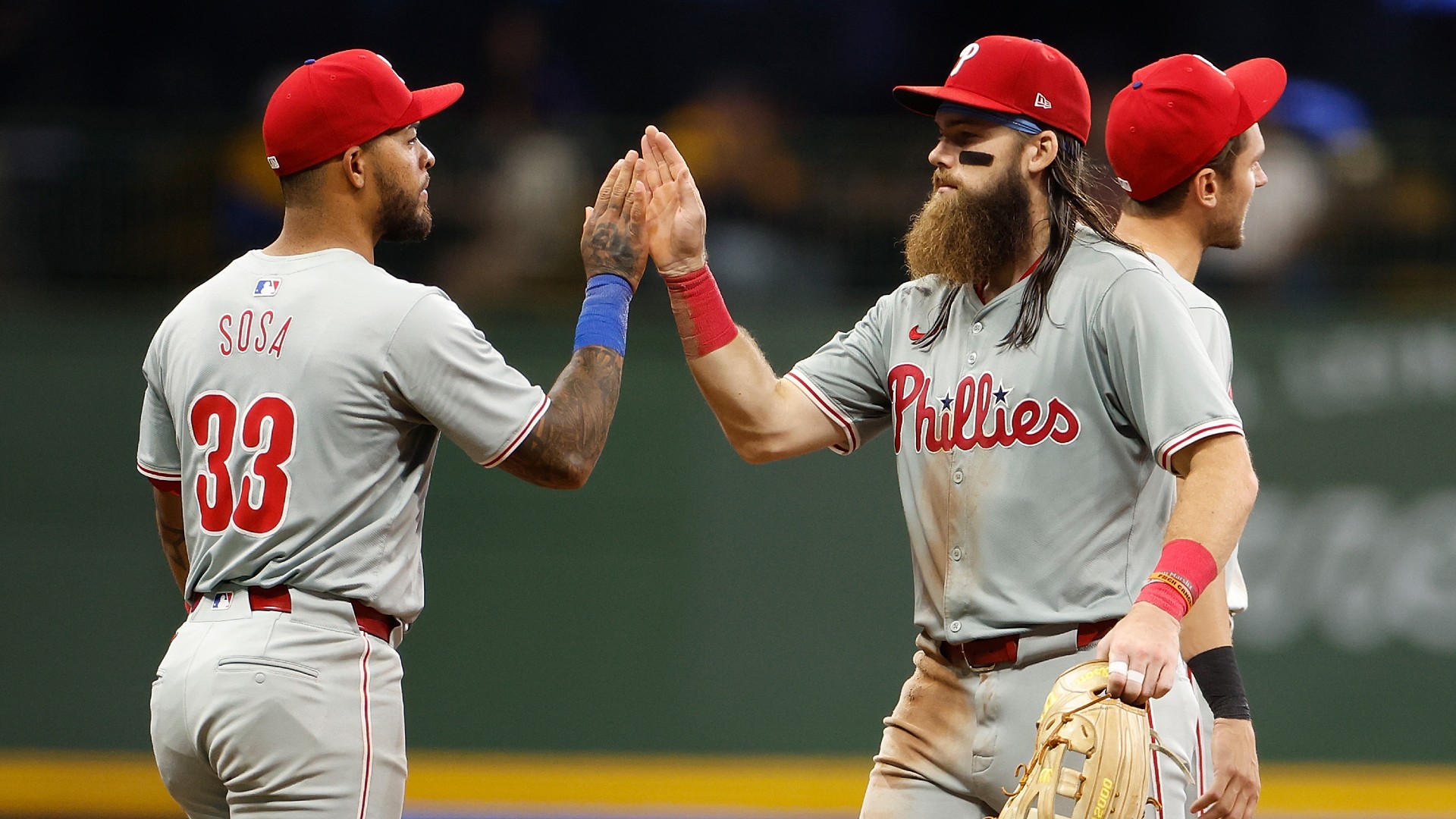 MLB: Harper's homer lifts Phillies over Brewers in matchup of division leaders
