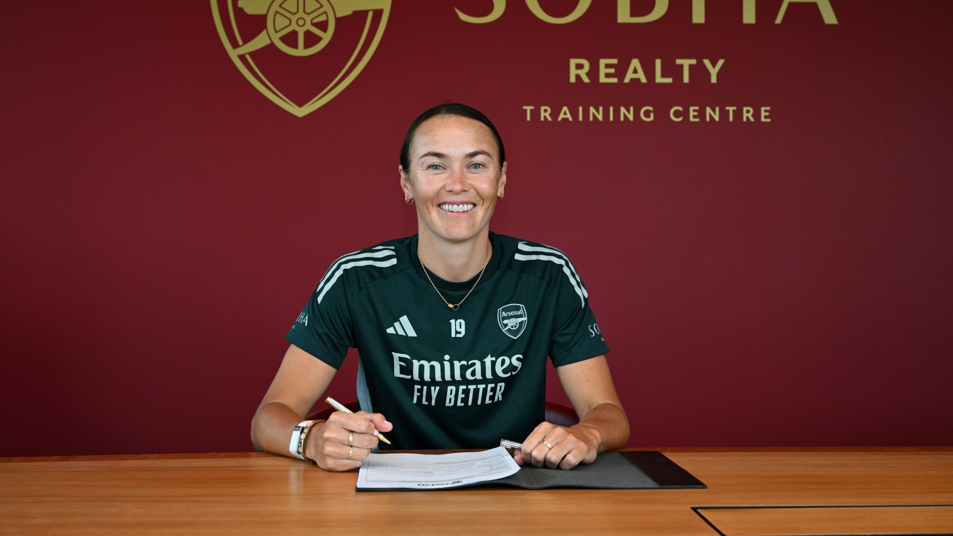 Arsenal attacker Foord extends contract