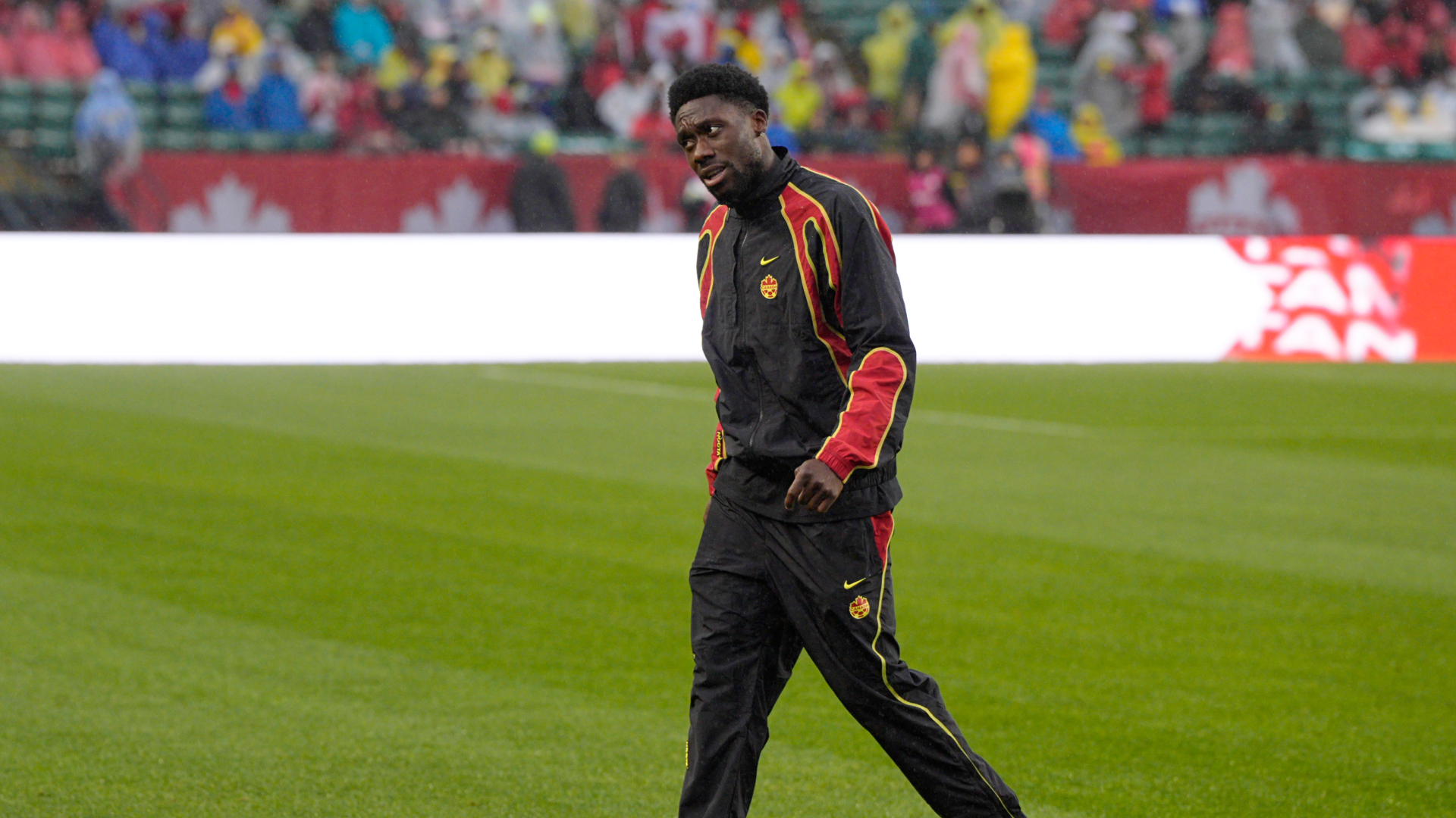 Davies taking injury recovery ‘day by day’ as World Cup draws closer