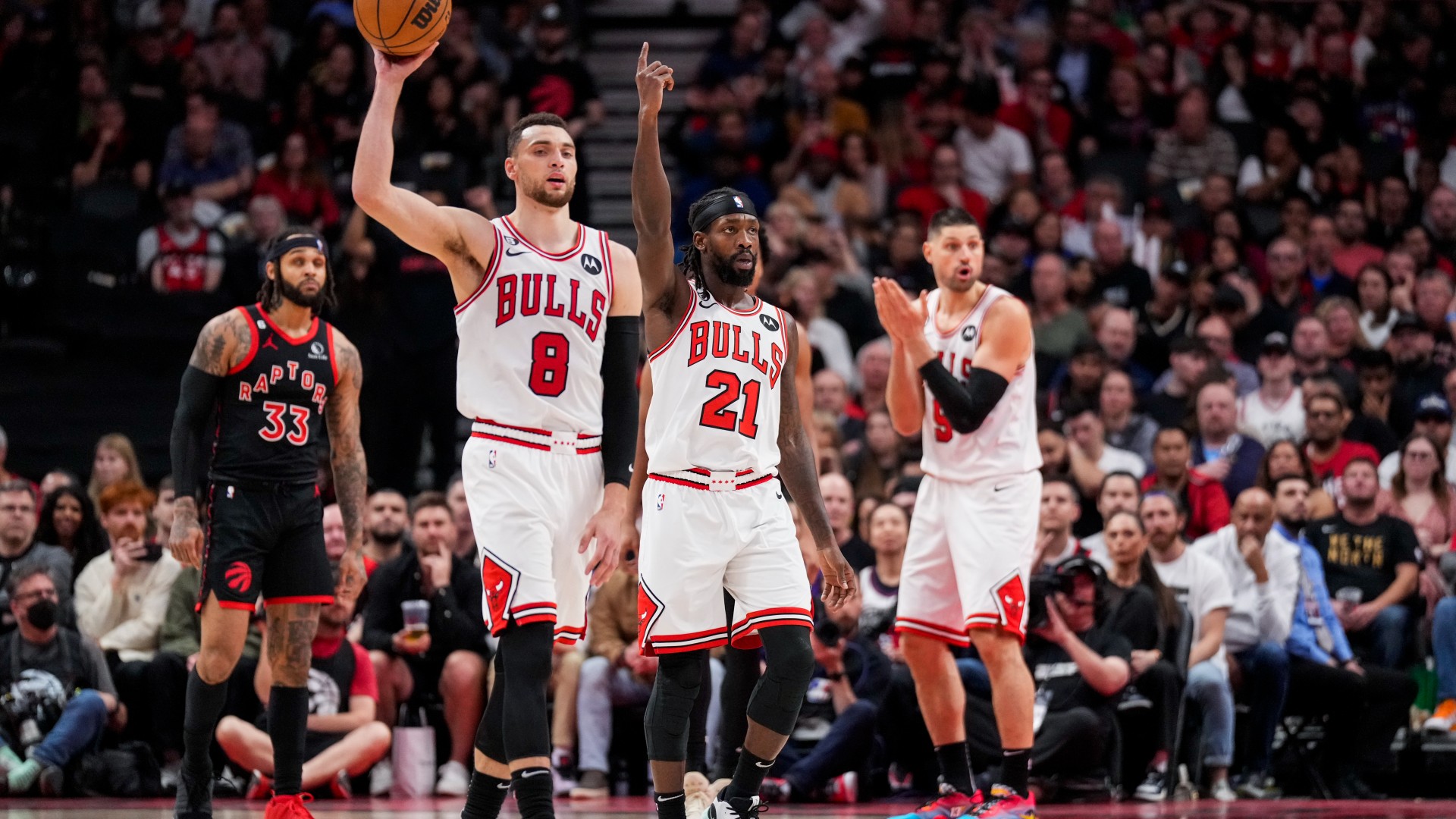NBA拉文带领公牛队反弹109-105淘汰猛龙