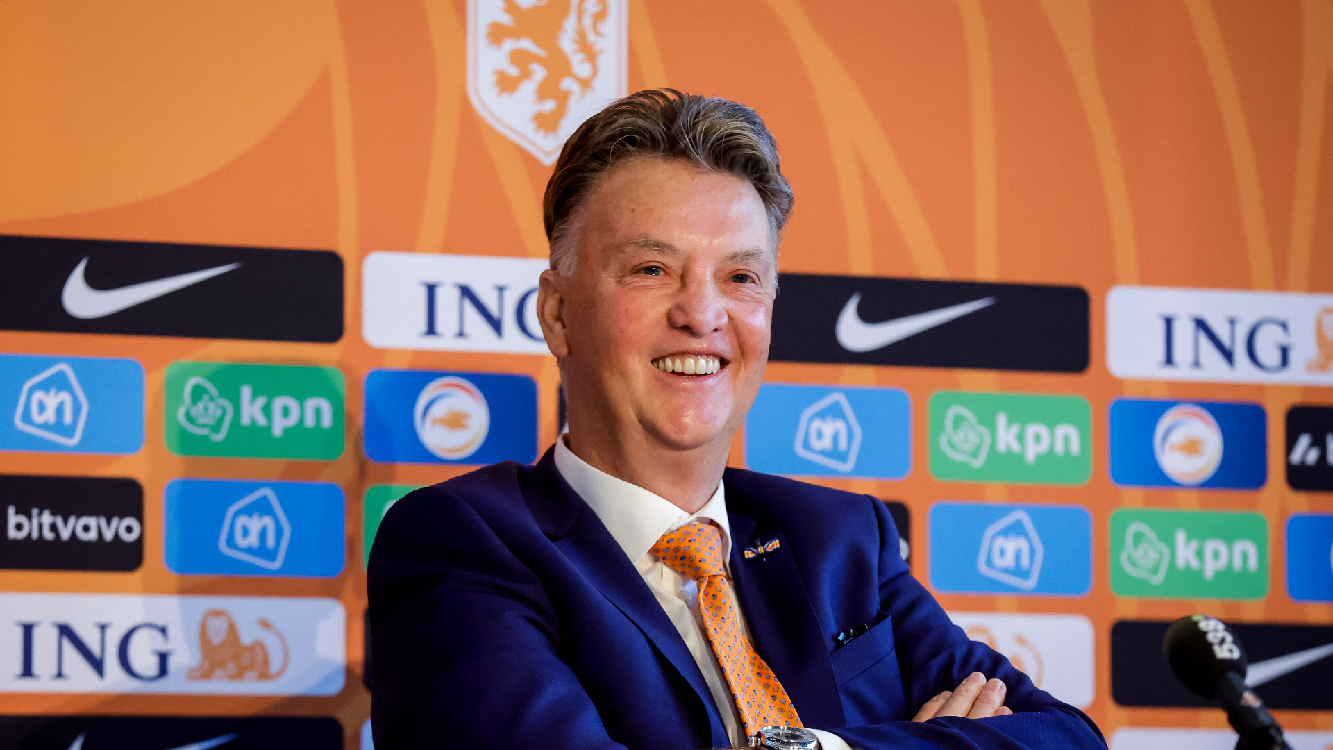 Louis van Gaal caught some of his players in the buff