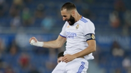 Karim Benzema scored twice in Real Madrid's win at Alaves