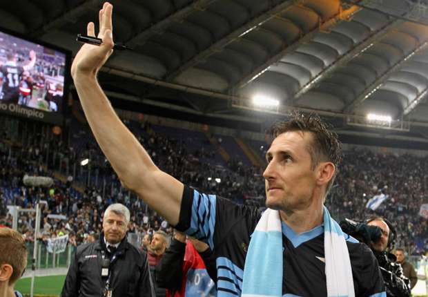 miroslavklose-cropped_11lbw8g2dp24y1di05kz63mf61.jpg