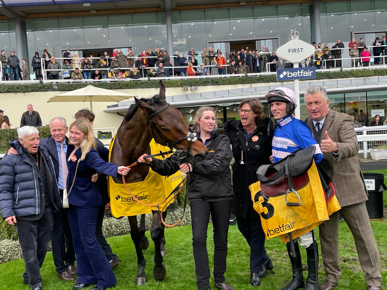 All smiles for connections of Pic D'Orhy