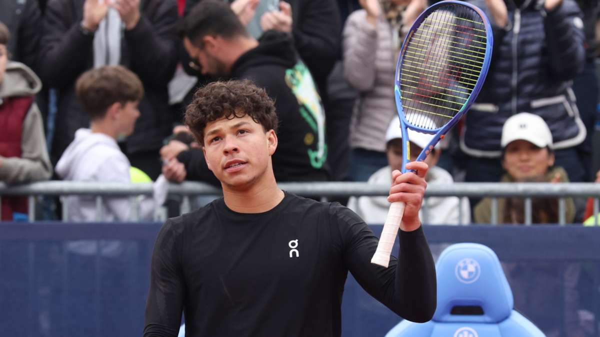 Shelton relieved to emerge from Nava scare in Munich