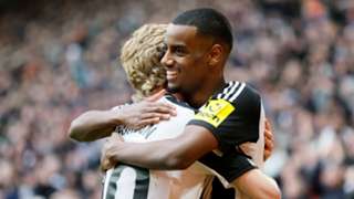 'A great person and team-mate' – Gordon wishes Isak well after acrimonious Newcastle exit
