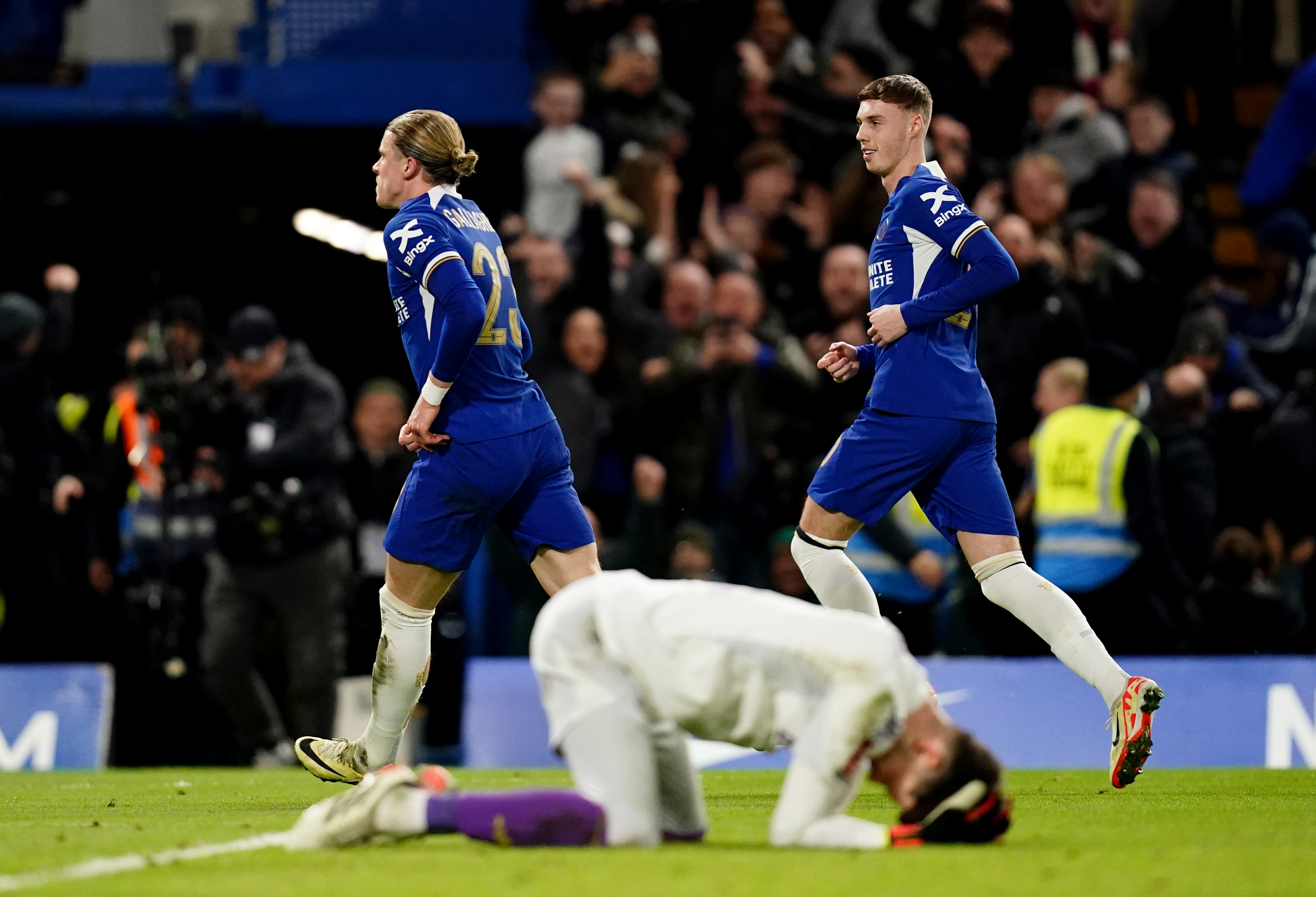 Conor Gallagher hits last-minute winner as Chelsea scrape past Leeds in FA Cup