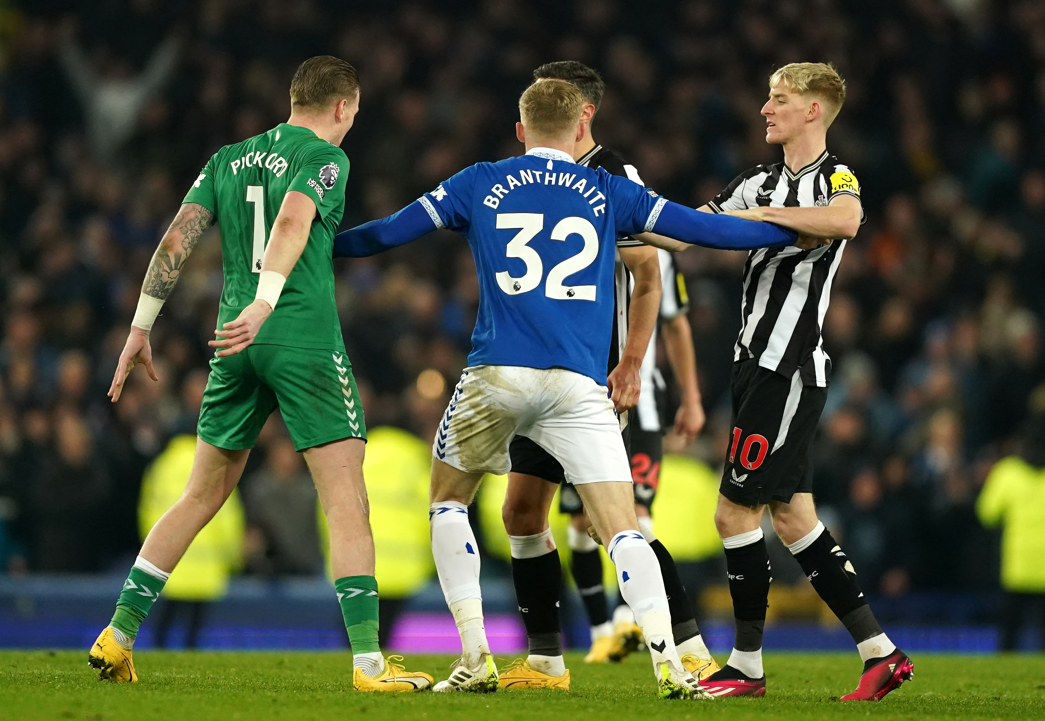 Everton out of relegation zone after stunning Newcastle at fired-up Goodison