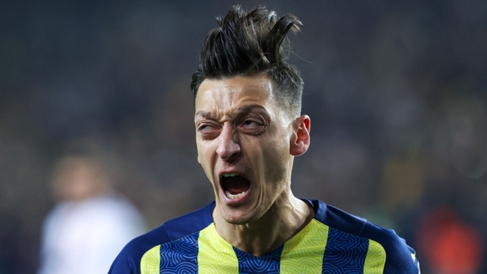 Mesut Ozil remains out in the cold at Fenerbahce