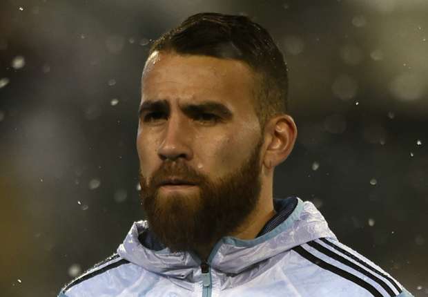 nicolasotamendi-cropped_12nvppw5gv6le1ho55qkxzyoss.jpg