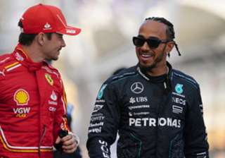 Fernando Alonso to remain with Aston Martin until end of 2026 season