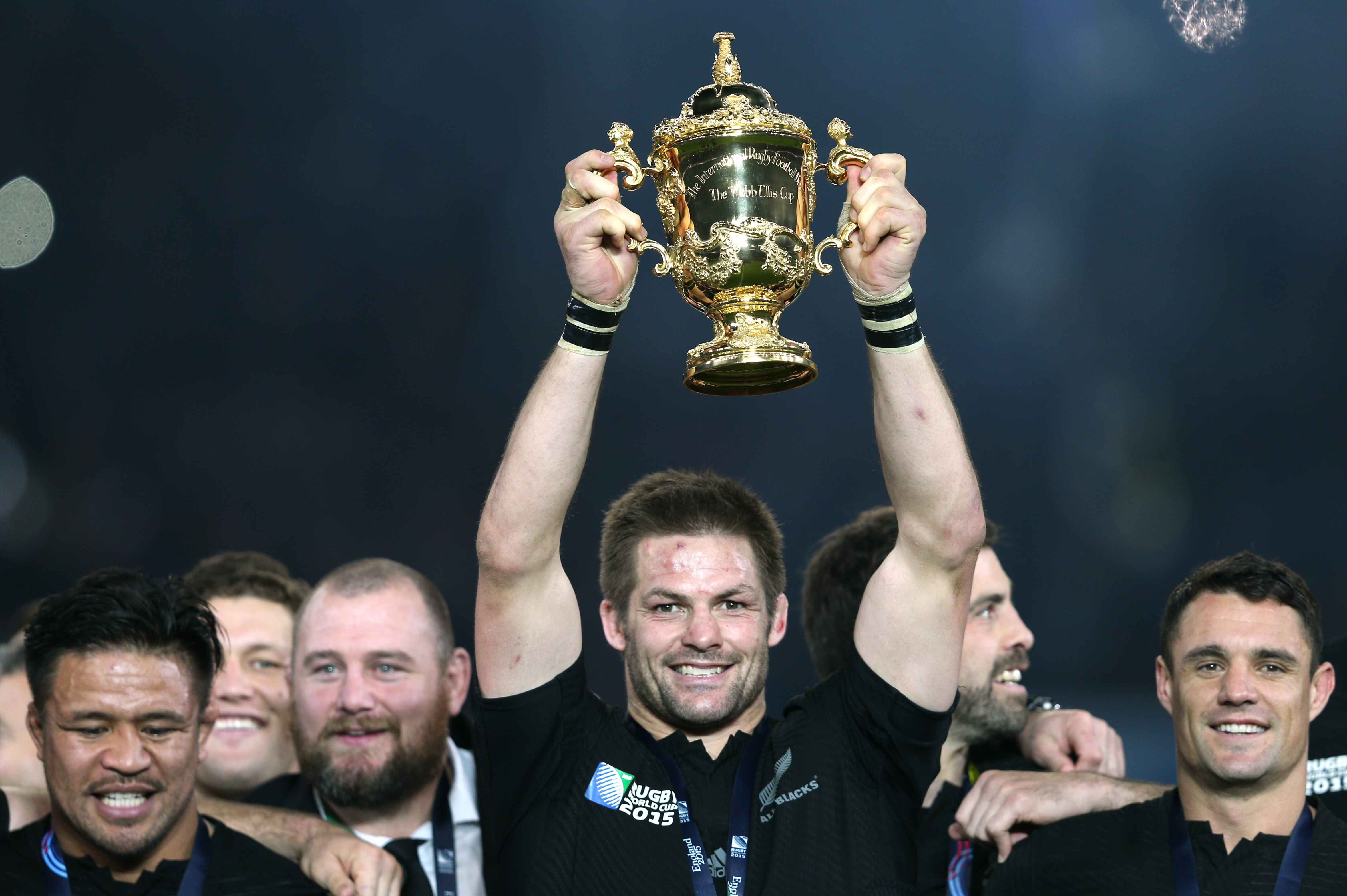 Richie McCaw lifts the Webb Ellis Cup after New Zealand's 2015 World Cup win