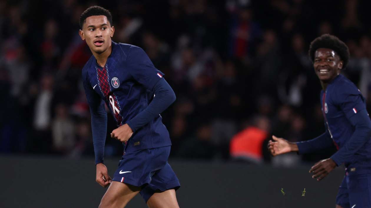Paris Saint-Germain 3-3 Strasbourg: Mayulu rescues point to keep Luis Enrique's side top