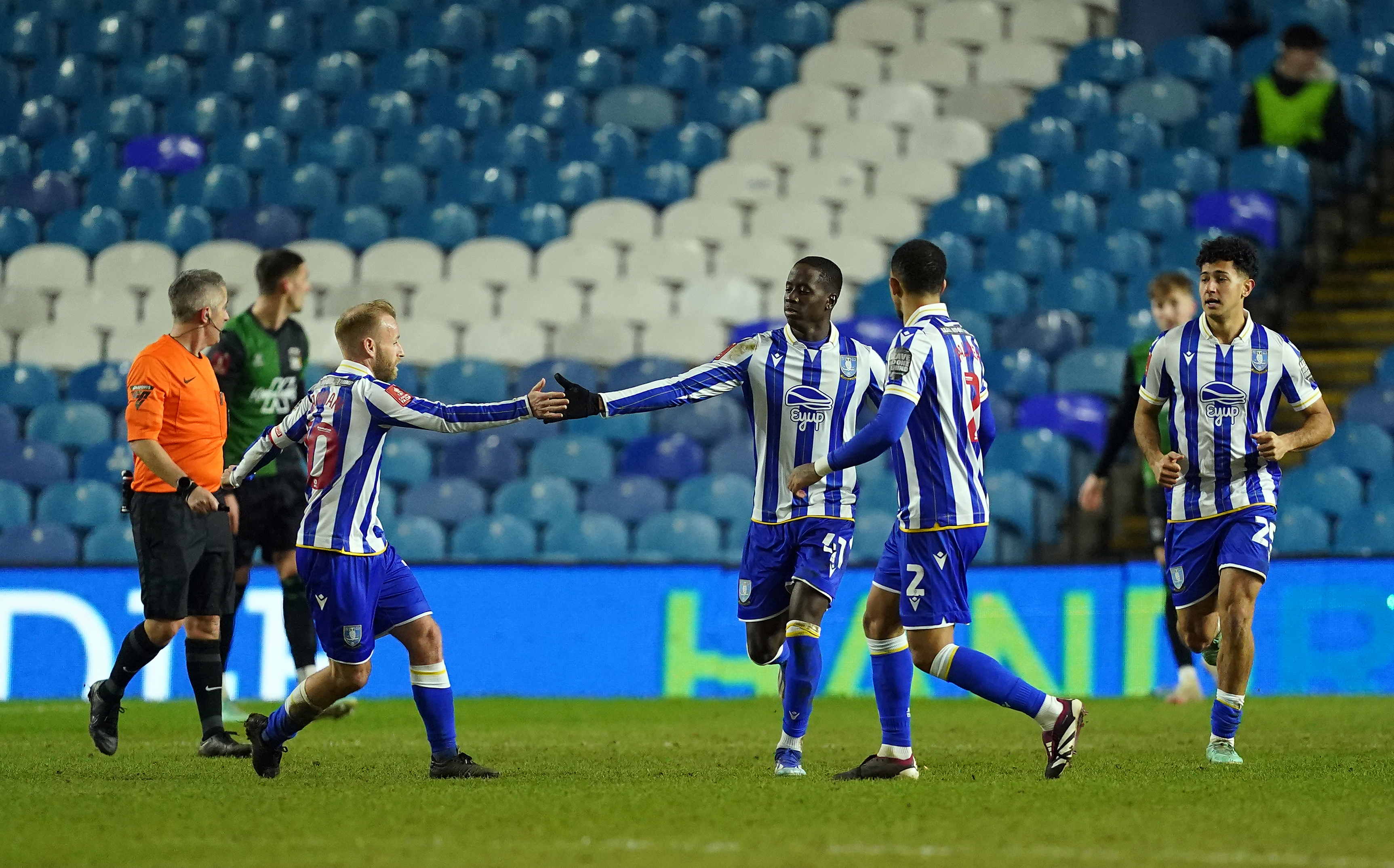 Mark Robins labels Sheff Wed fans who booed Kasey Palmer ‘absolute clowns’