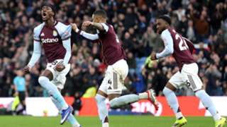 Aston Villa 1-1 Leeds United: Abraham rescues hosts after stunning Stach free-kick