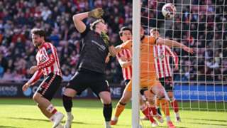 Sunderland lose unbeaten home record, while Coventry move back within a point of the play-offs