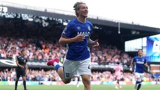 Clarke wants Ipswich to 'keep snowballing' after win over Sunderland