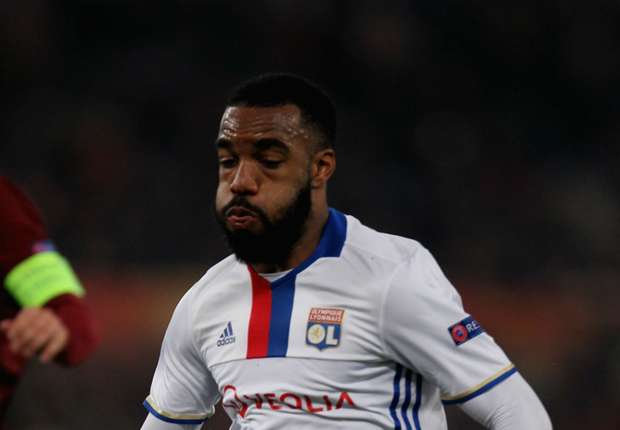 lacazette-cropped_1ktqwym5c7z3y1tzt5yms55q9a.jpg