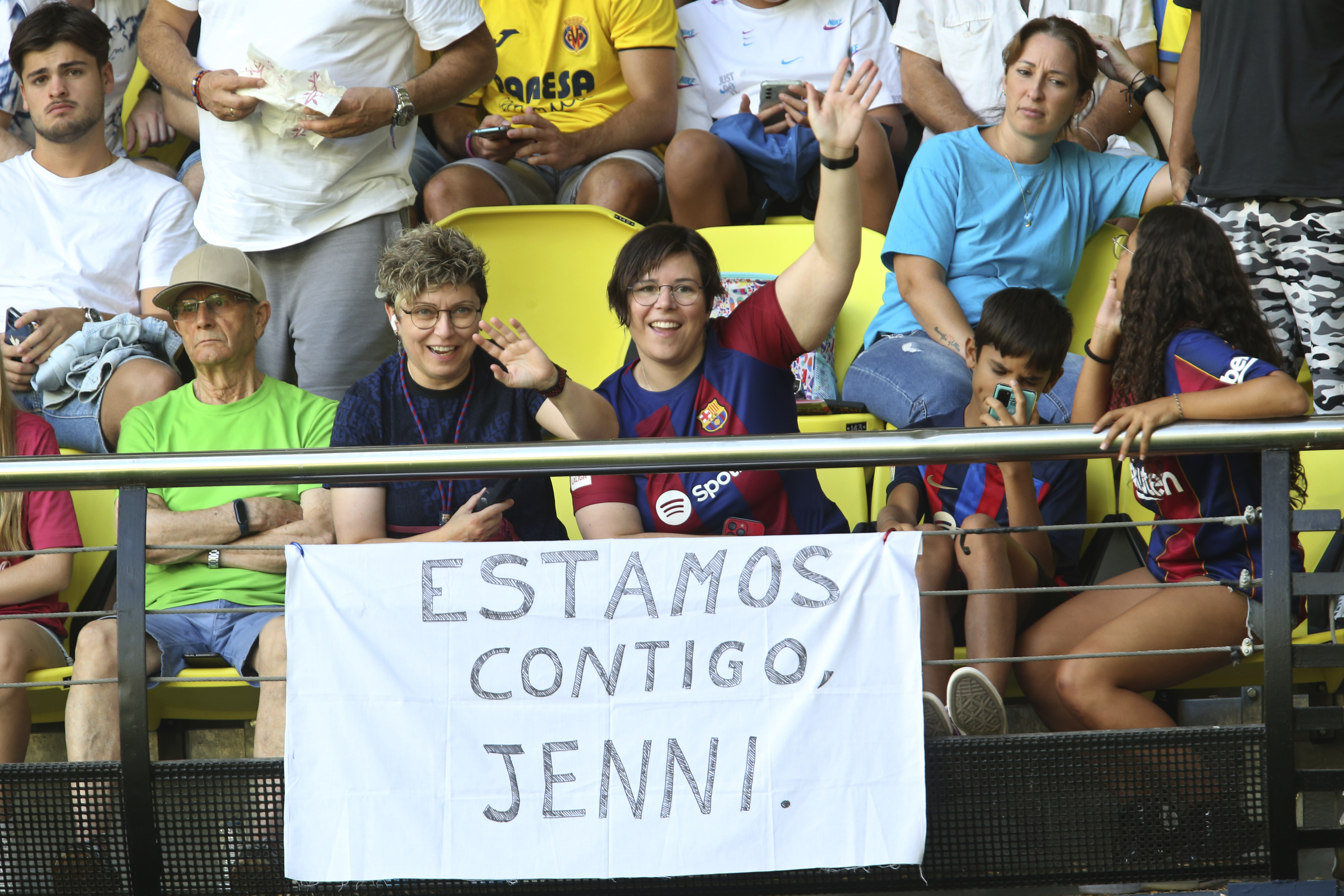 Fans at the LaLiga game between Villarreal and Barcelona show support for Jenni Hermoso