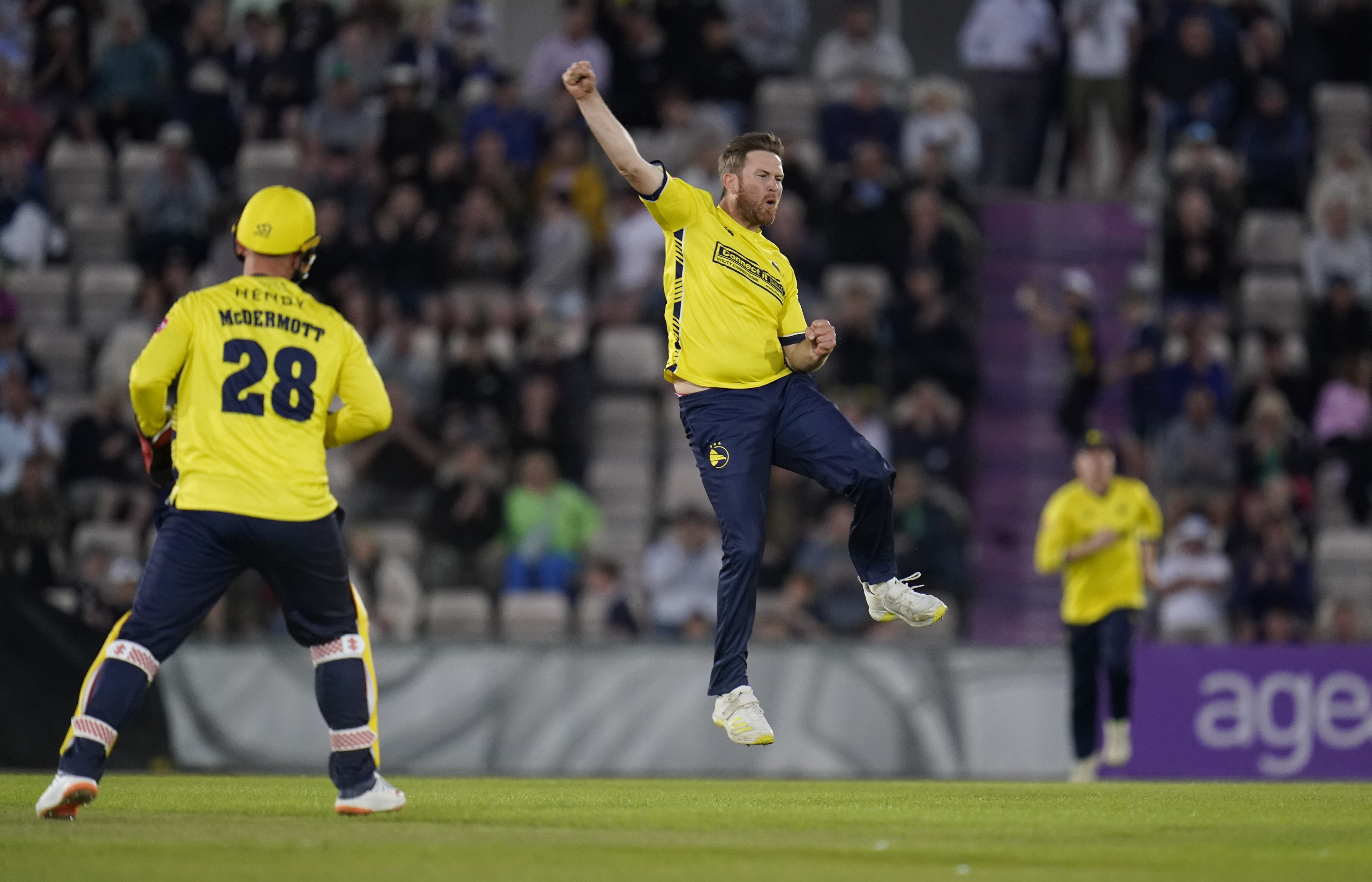 Liam Dawson, centre, will be part of the Hampshire team looking to retain their Vitality Blast title this weekend (Andrew Matthews/PA)