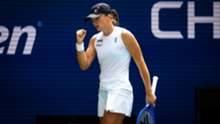 US Open: Swiatek fends off Lamens, Osaka advances
